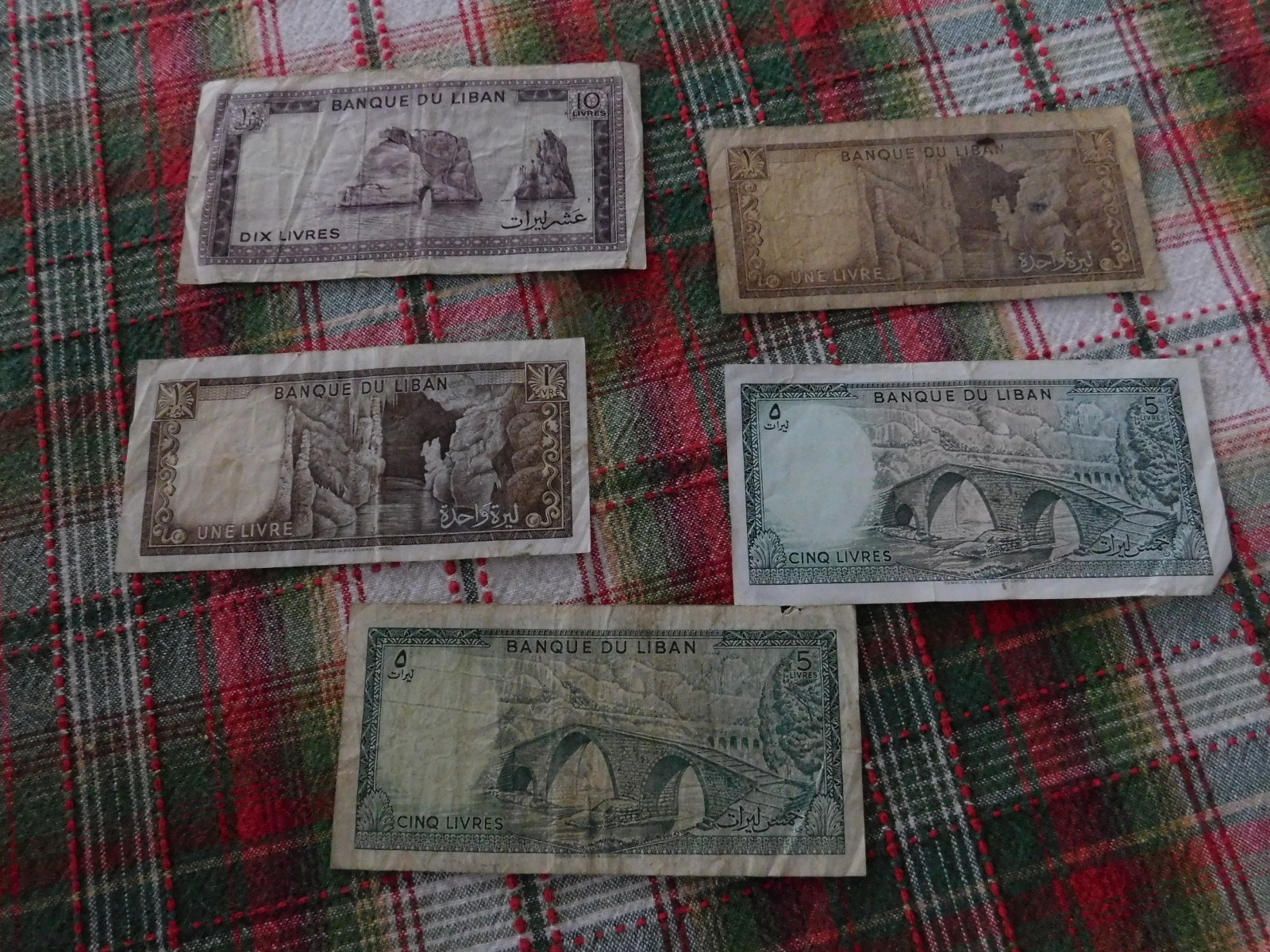 5 VINTAGE BANQUE DU LIBAN CURRENCY BILLS 1 , 5 , 10 LIVRES