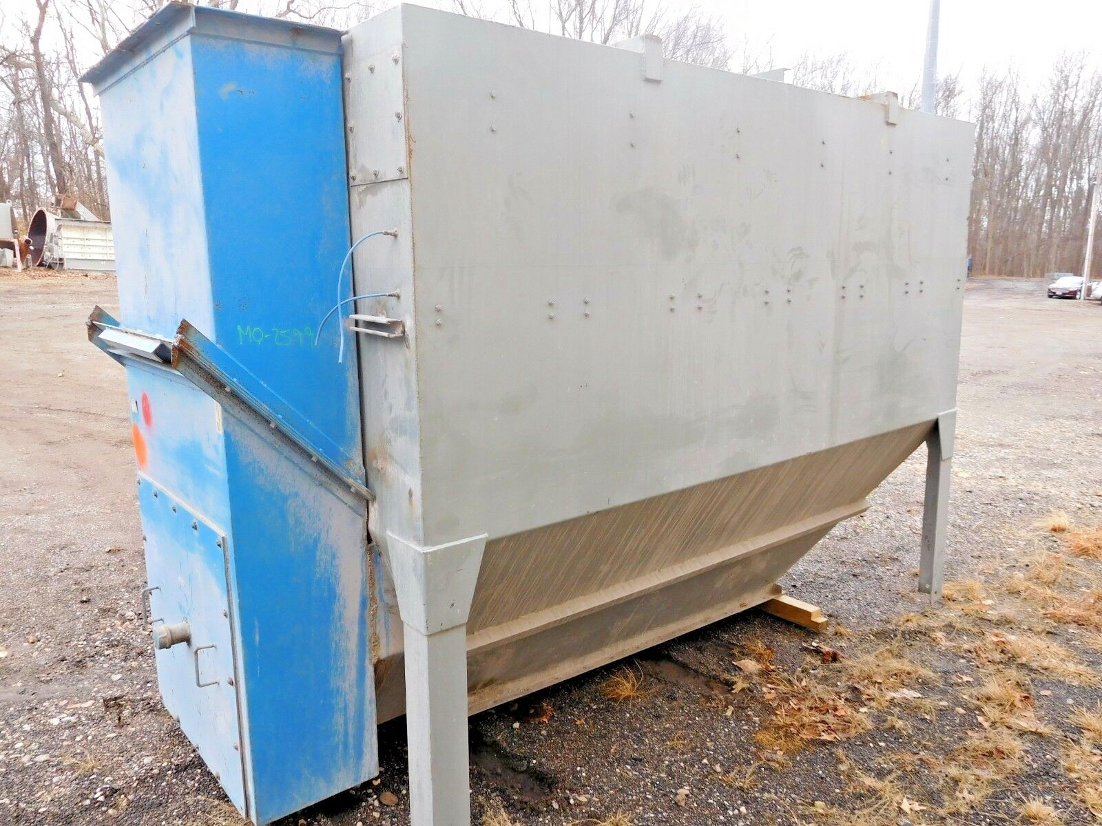 MO-2599, WHEELABRATOR 46 MPF DUST COLLECTOR. 9600 CFM. 24 FILTER ELEMENT.