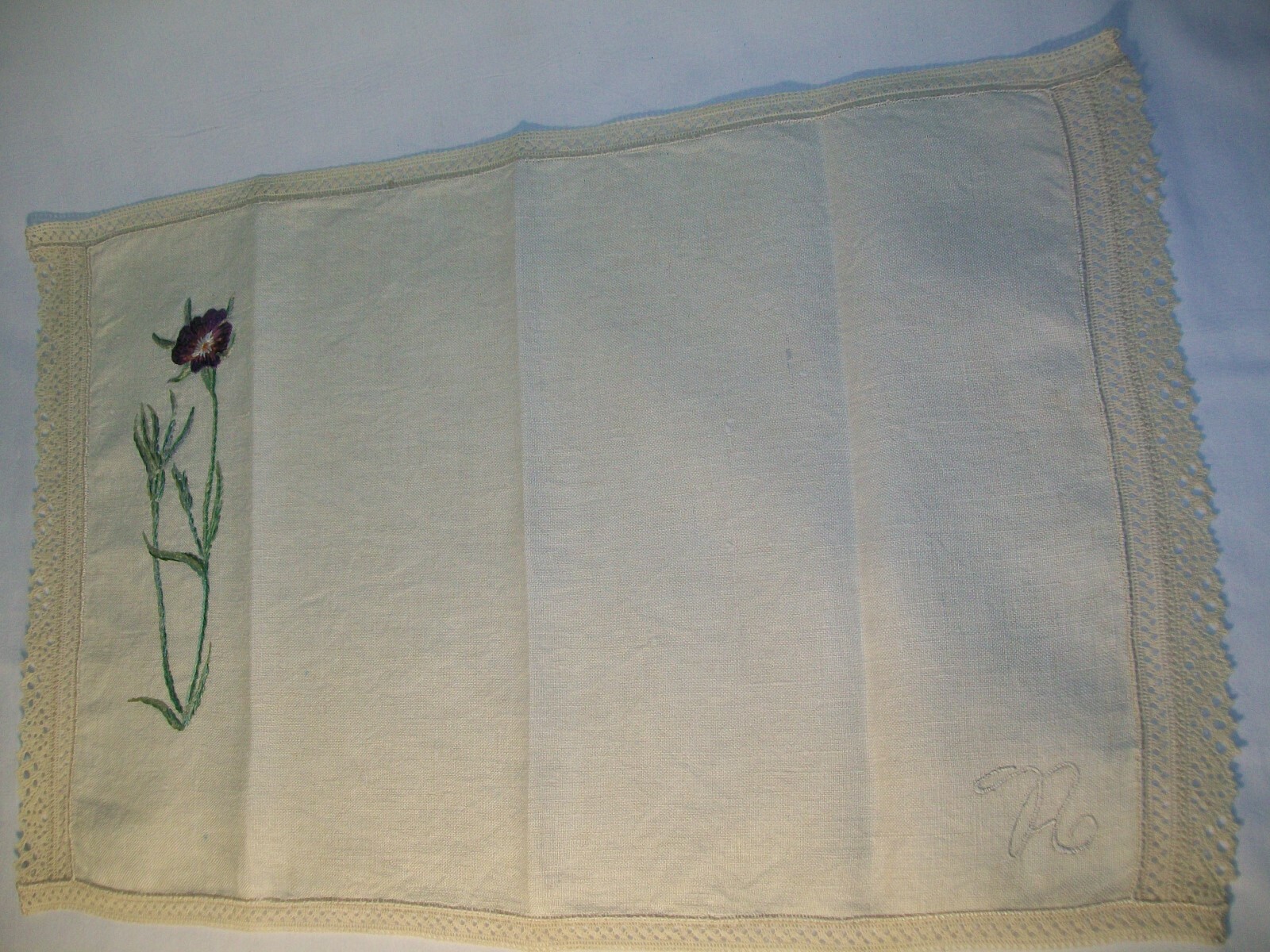 VINTAGE HAND EMBROIDERED SET OF 6 WILDFLOWER LINE PLACEMATS EXCEL.
