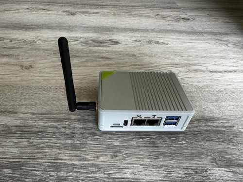 Cm4 2/32 Wifi Re Router Carrier Board W/case Openwrt