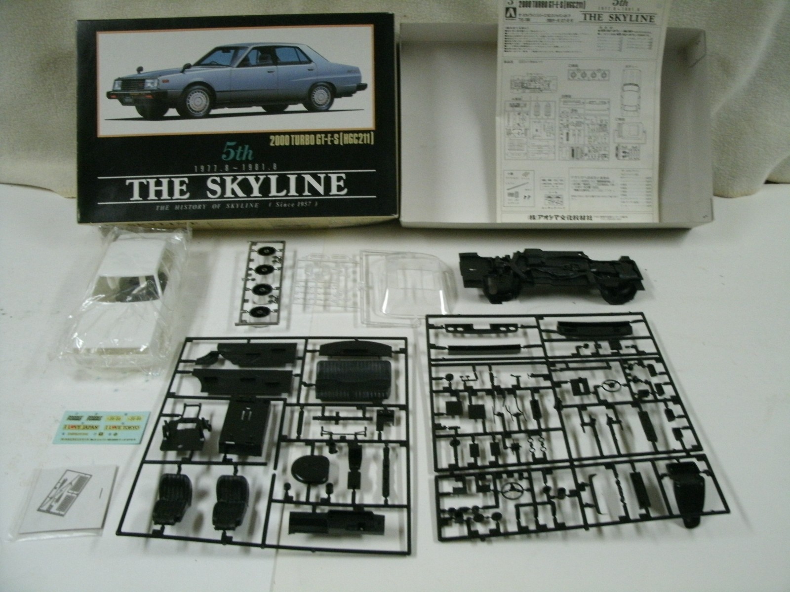 Aoshima 5th The Skyline 1977-1981 2000 Turbo GT-E-S 1:24 Model Car Kit #TS-1300