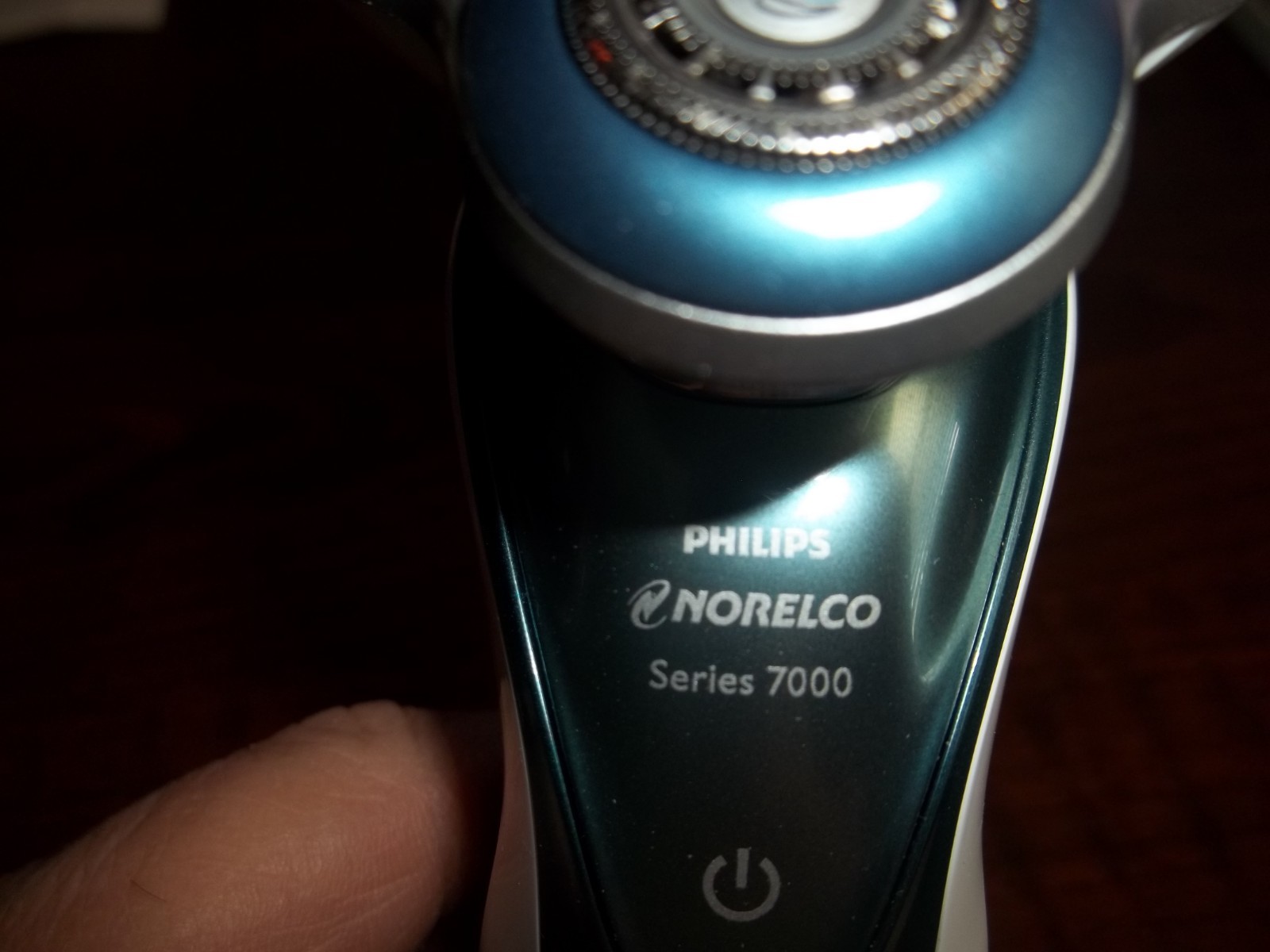 Philips Norelco Series 7000, S7370 Cordless Rechargeable Electric Shaver