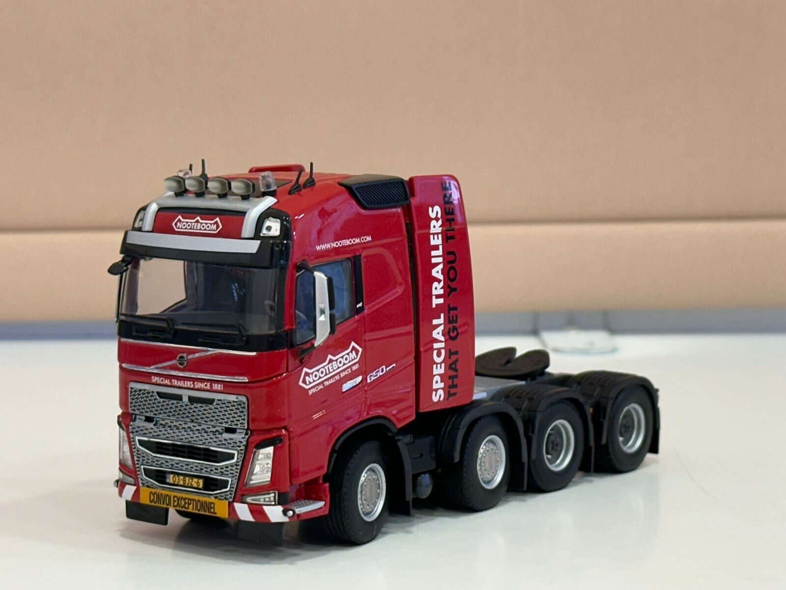 WSI truck models,Volvo FH4 Glob. 8X4 KNT Red Line Nooteboom WSI truck models,Volvo FH4 Glob. 8X4 KNT Red Line Nooteboom