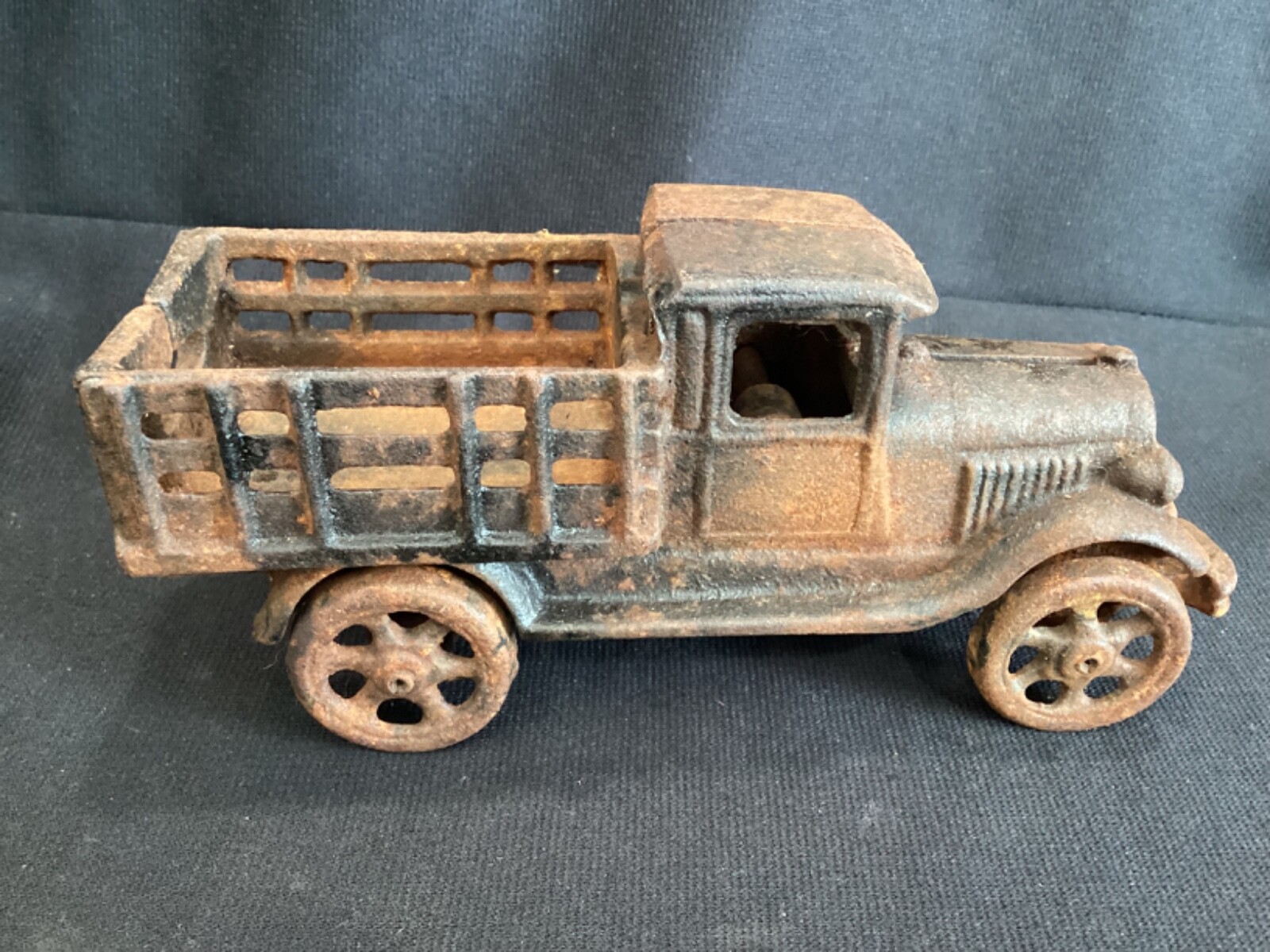 Vintage Antique 6 & 3/4” Cast Iron Stake Farm Truck Automobile Toy