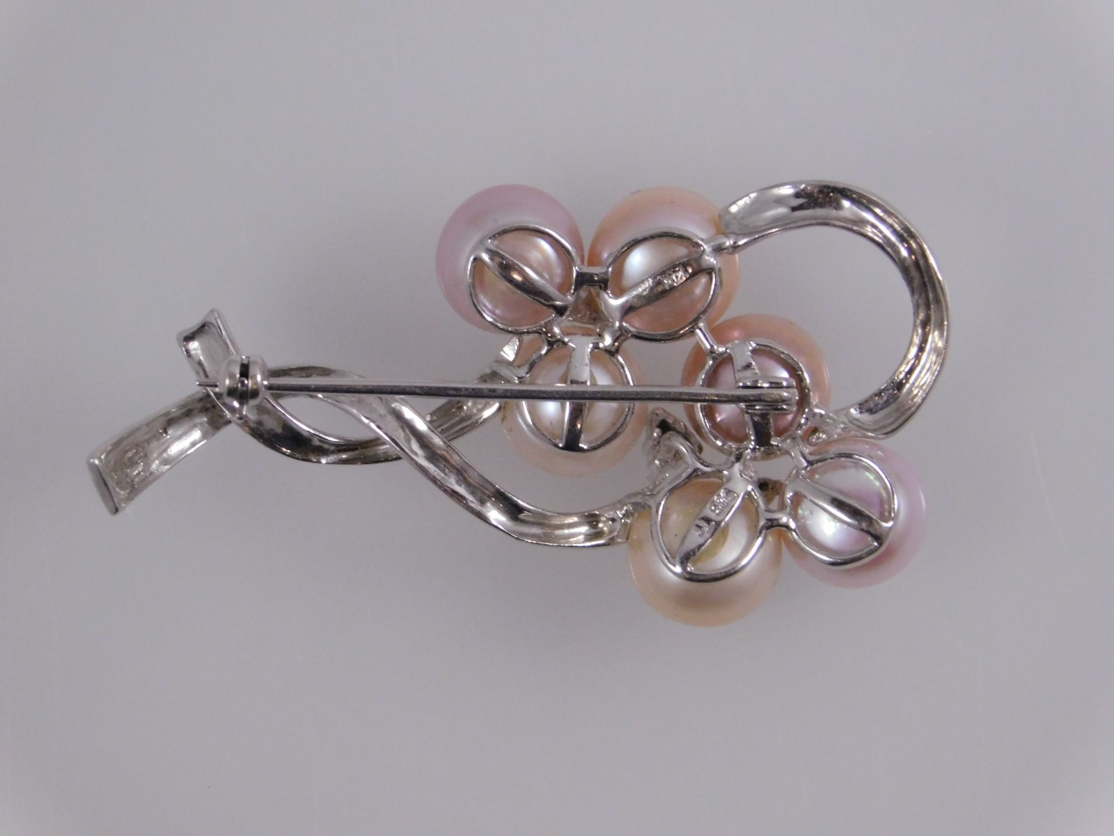 14k White Gold Pearl Cluster Brooch Pin with Tiny Diamond Accent