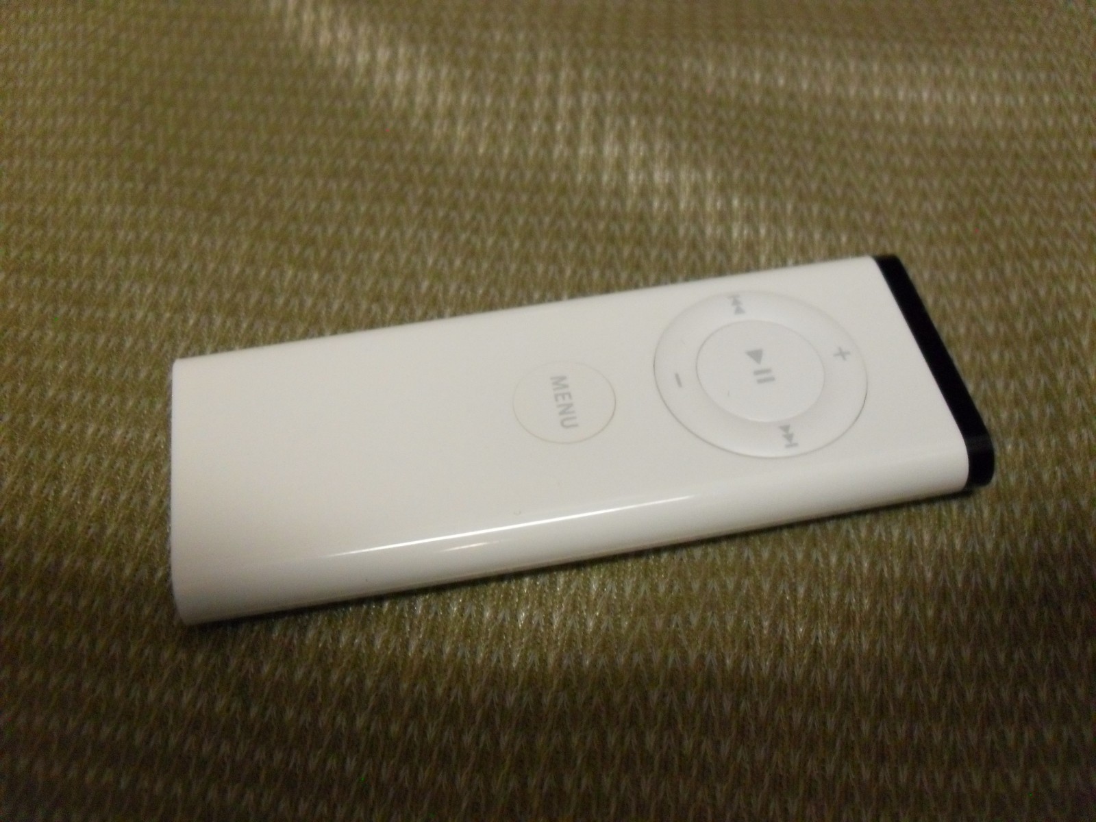 Genuine Apple iPod iPhone Dock Station Original Model A1153 w/ Remote & Wire