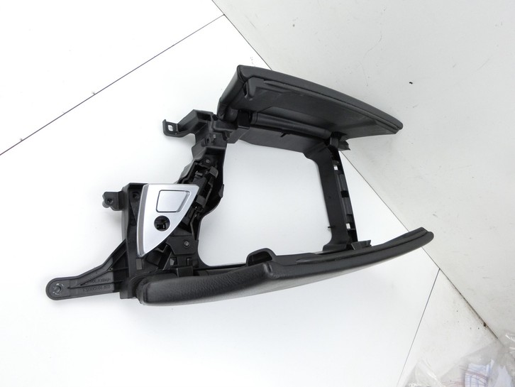 BMW 525d F10 13-17 Armlehne Mittelarmlehne Auflage BMW 525d F10 13-17 27.02.2014 9216865 51169216865 gebraucht Bild 3