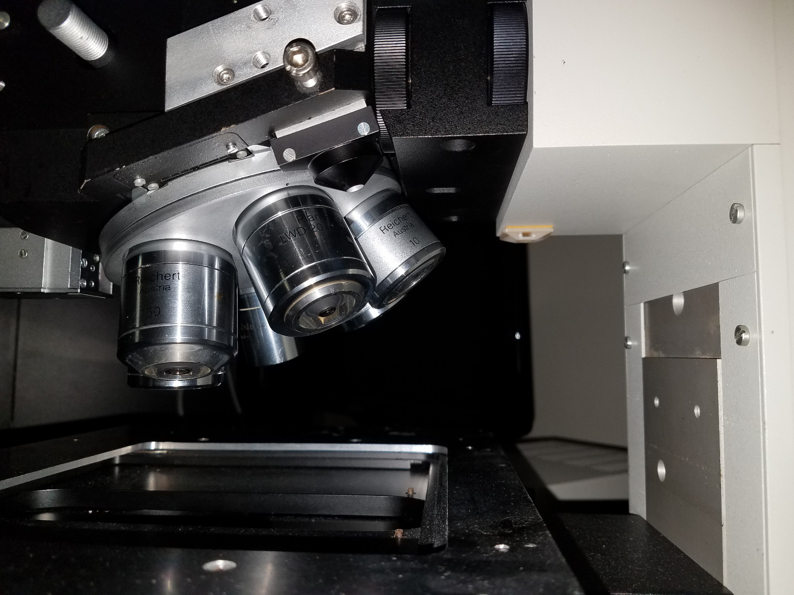 REICHERT-JUNG POLYLITE SC MICROSCOPE, 6 objectives, Matrox VIO7ISAOSA, KP-D20BU