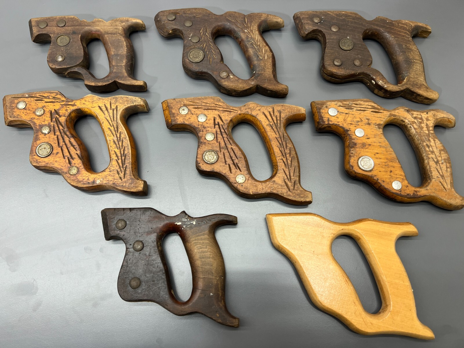 VINTAGE DISSTON HAND SAW HANDLES - LOT OF 8 (2 UNBRANDED VINTAGE DISSTON HAND SAW HANDLES - LOT OF 8 (2 UNBRANDED