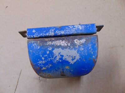 1949 1953 ERA STUDEBAKER PICKUP TRUCK ASH TRAY W/ RETAINER R SERIES ORIGINAL