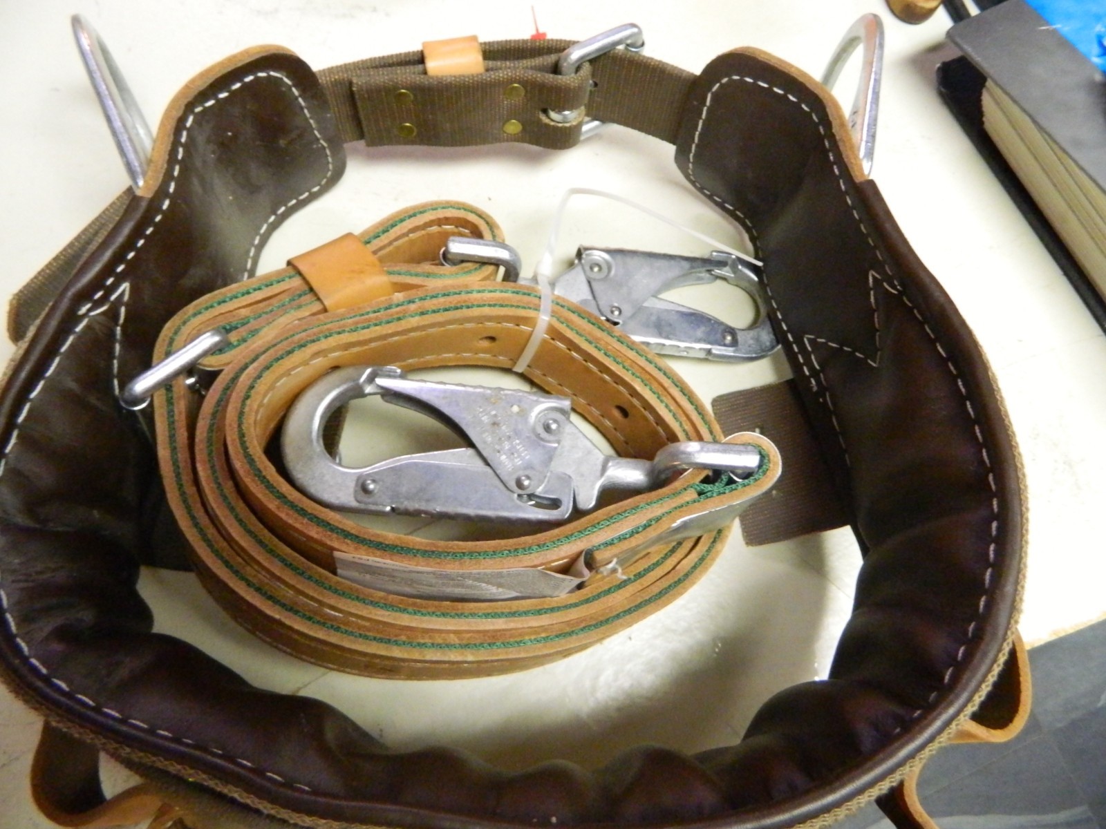 Buckingham size 28 belt tree climbing harness DRS lineman NEW NOS free shipping