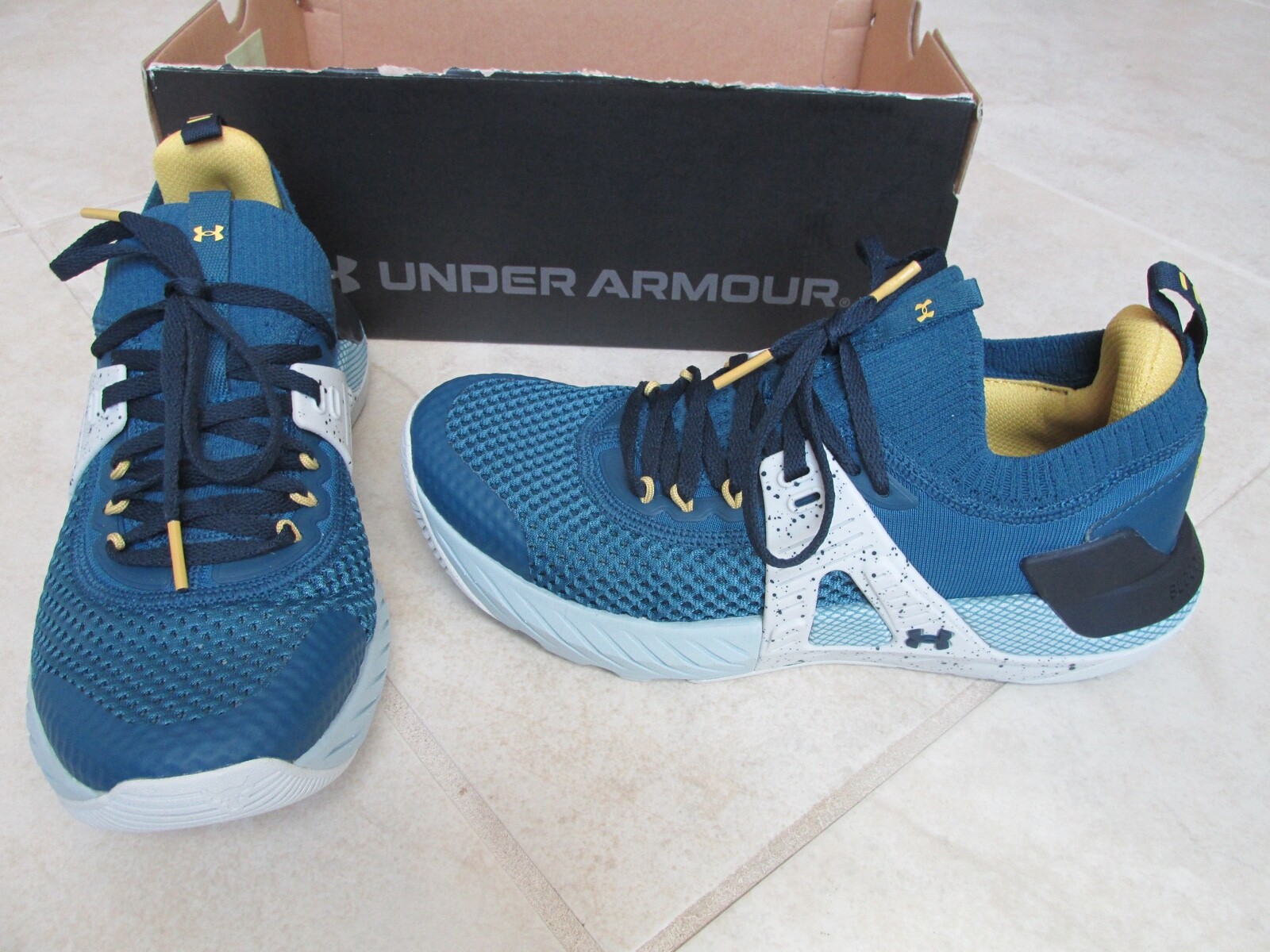 nekkページ Under Armour Project Rock BSR 4 UA Beige Black Men Cross