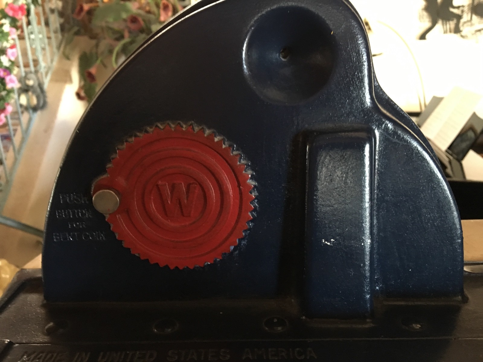 BLUE SEAL WATLING  ROL-A-TOP 5c SLOT MACHINE, + RARE  METAL BASE CABINET.