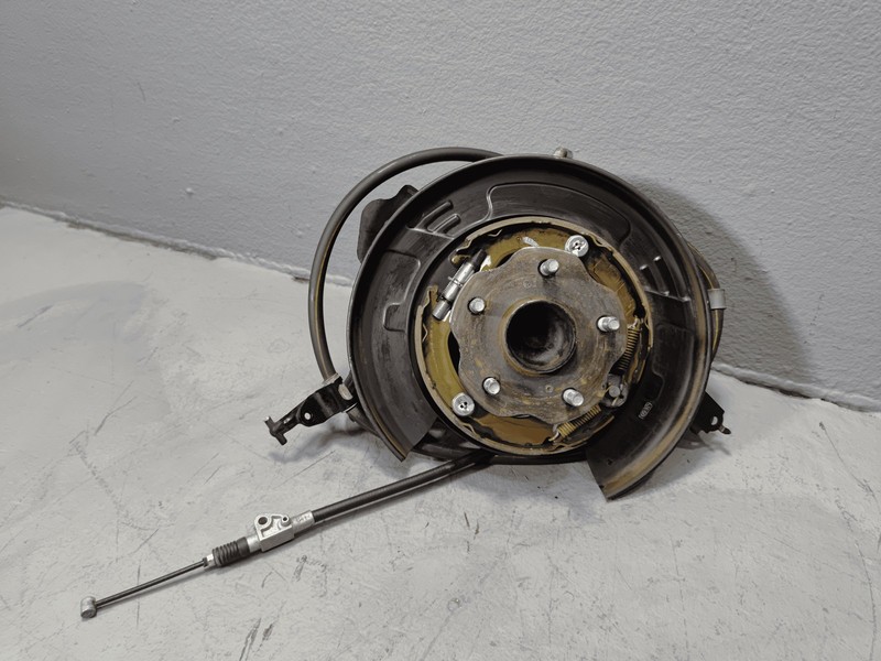 Used Toyota Highlander FWD Rear Left Driver Side Spindle Knuckle Hub OEM 2014 - 2019