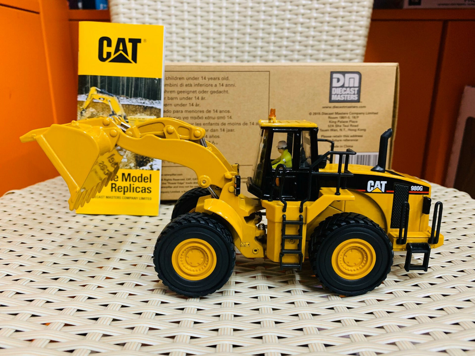 ミニカー CAT 980G 1/50 CAT 980G Wheel Loader Die-Cast Collectible — 1:50 Scale