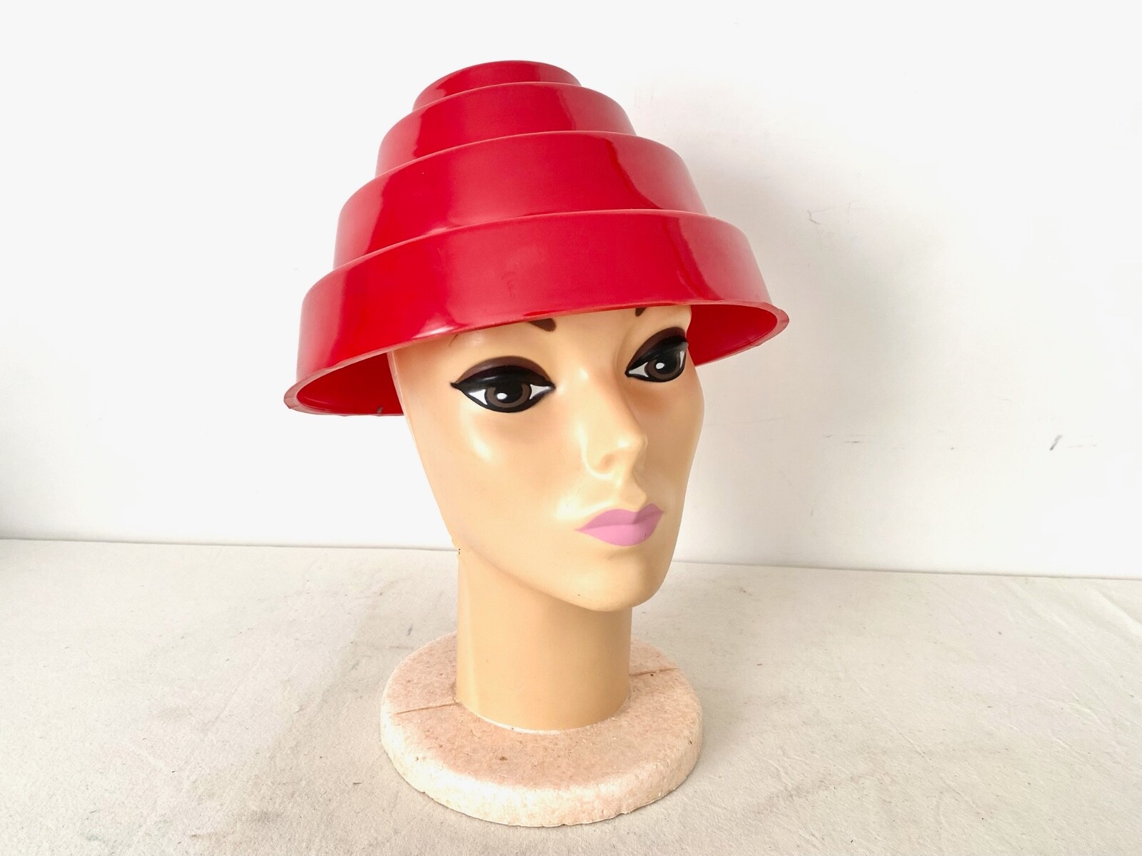 DEVO エナジードーム　ディーヴォ 段々帽子　テクノ　2008 devo Amazon | ディーヴォ DEVO エナジードーム Energy Dome Hat 正規