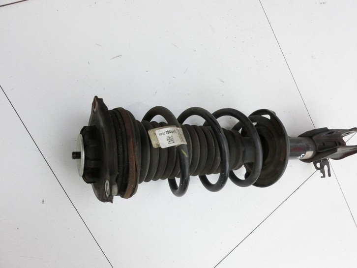 Jeep Compass II 17-21 Federbein Stossdämpfer Vorne Links Jeep Compass II 17-21 12.08.2019 68324945AB 68290227AB... Vorschau 2