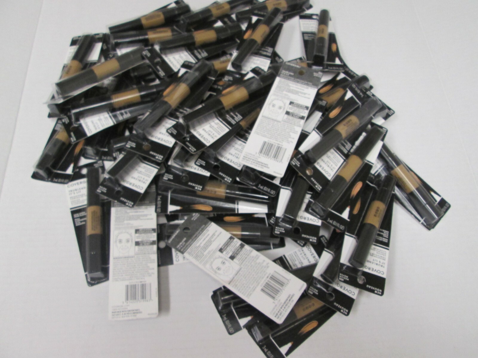 50 COVERGIRL TRUBLEND IT'S LIT BRIGHTENING CONCEALER PEN #400 EXP 2/21 RR 31881Z