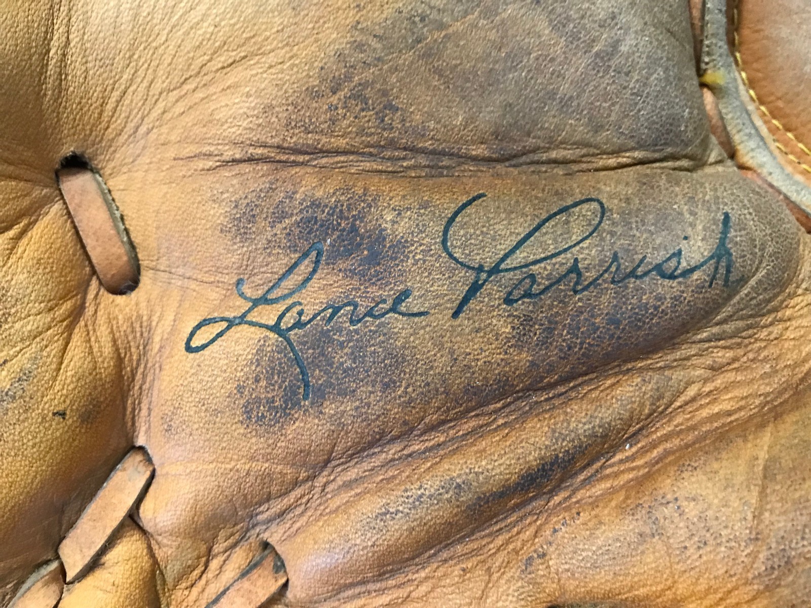 !!!VINTAGE  MITT CATCHER RAWLING RCM30  LEATHER  !!!! WOW !!!