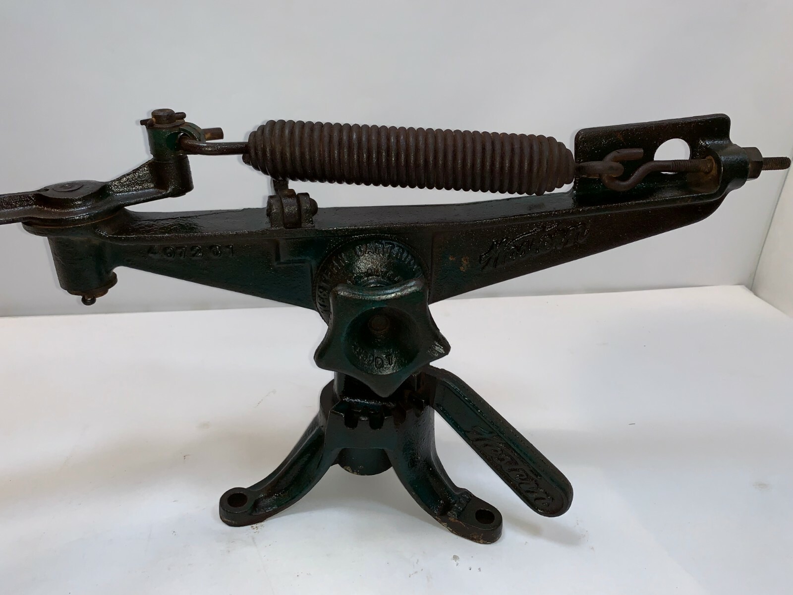 Vintage Western Cartridge Co. Cast Iron Clay Pigeon Thrower Skeet Shooting