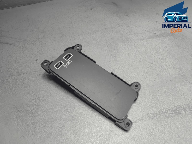 Used 2019-2022 HONDA PILOT REAR CENTER CONSOLE AUXILIARY JACK USB PORT MEDIA OEM