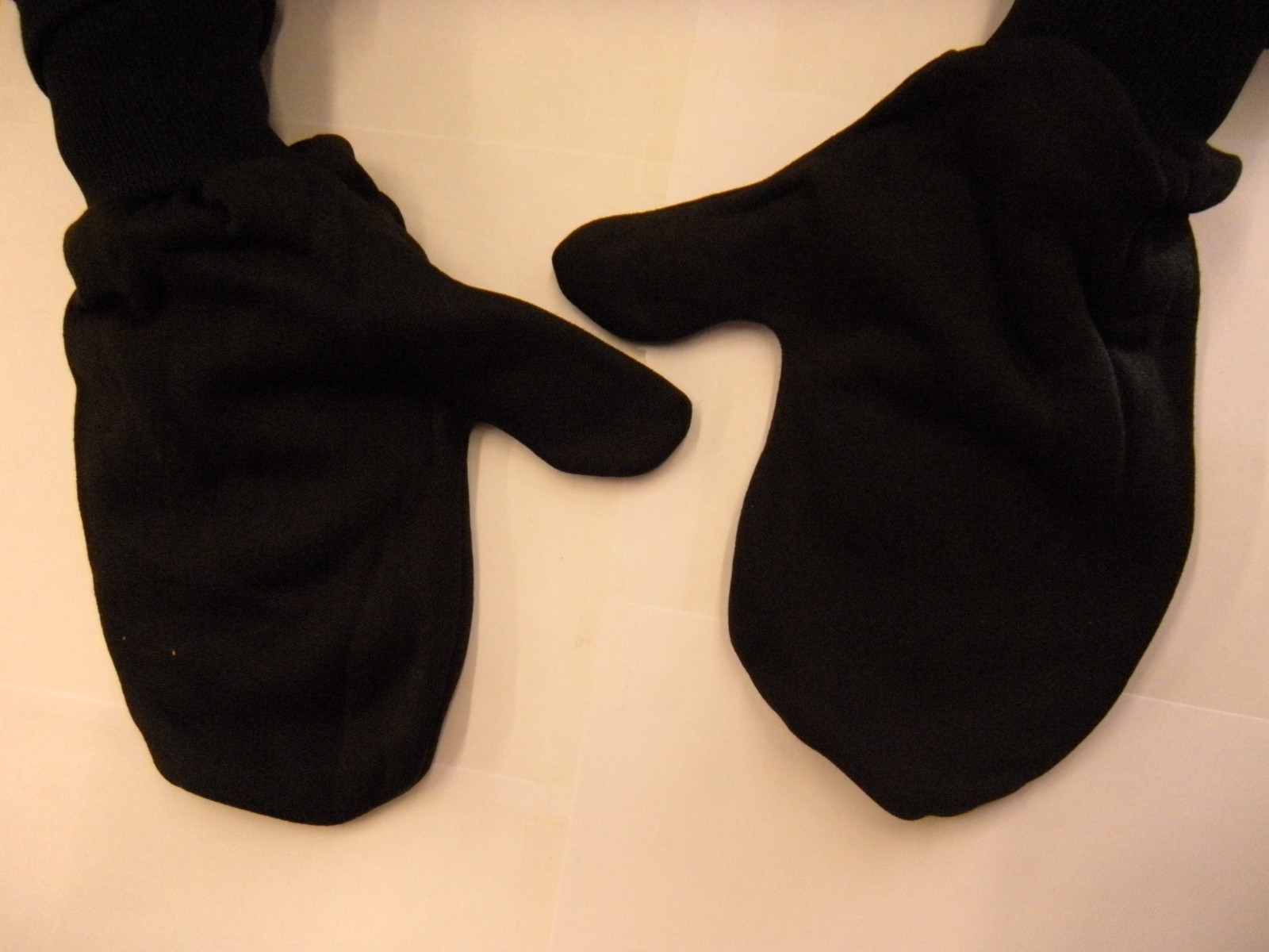 2 Pairs of Polyproplene Mittens Black RN43580 USA Made