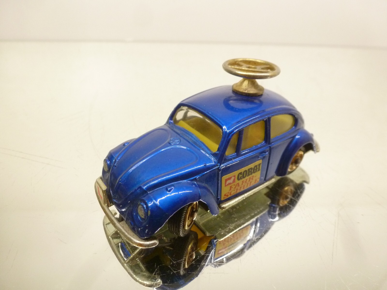 CORGI TOYS 400 VW BEETLE 1300 DRIVING SCHOOL -BLUE 1:43