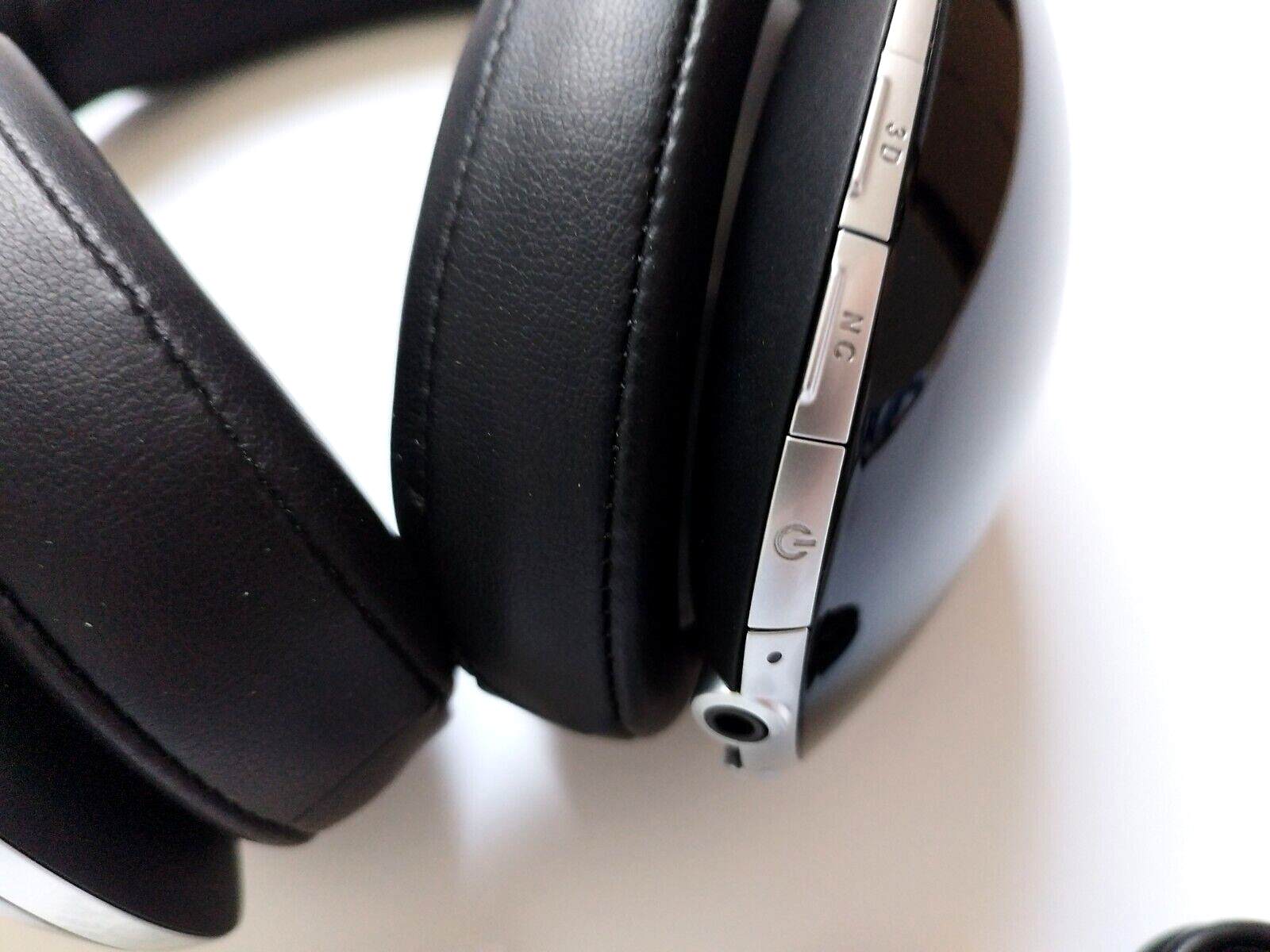 Mercedes-Benz Wireless Headphones 3D Sound NC A2238208604 NEW | eBay