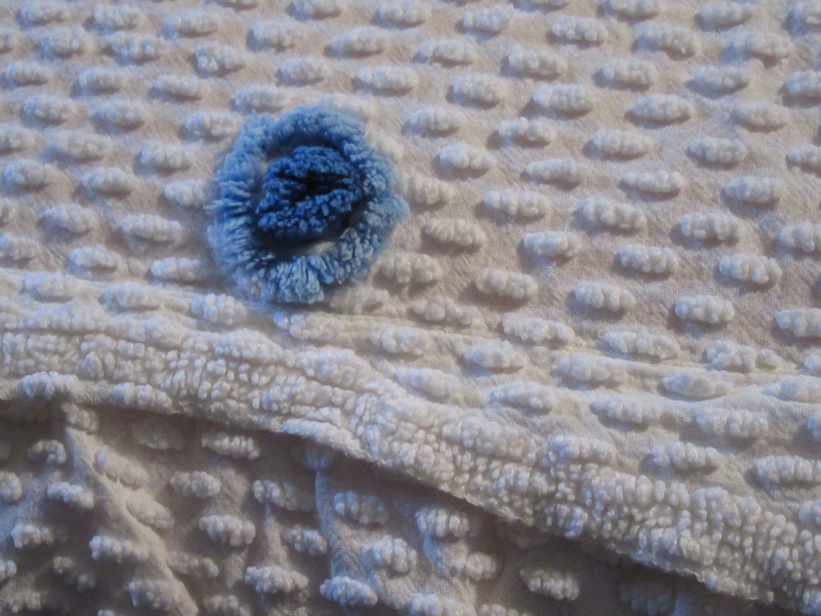 Twin Size Chenille Bedspread, White Pops, Blue Lollipops, Pretty, Nice