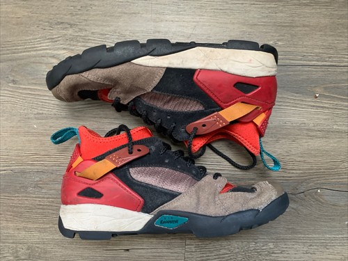 nike air revaderchi on feet