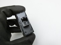 Skoda Octavia III 5E 17-20 Warnblinkschalter Schalter Skoda Octavia III 5E 17-20 17.06.2019 5E0953507E gebraucht Vorschau 4
