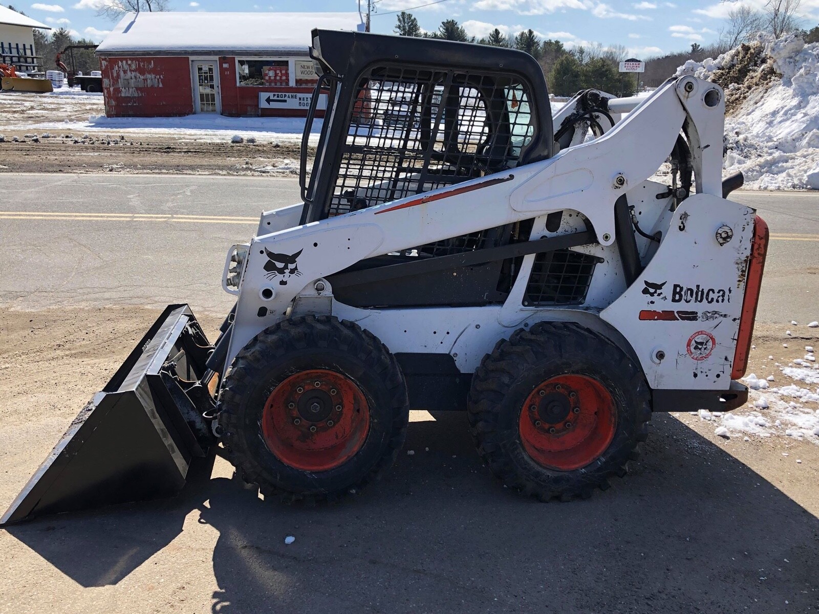 2015 Bobcat S570 Skid Steer Loader Bucket New Rubber Tires Diesel