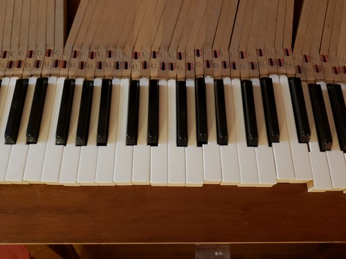 Complete set of 88 piano keys, used no scratches or chips, from Curier spinet