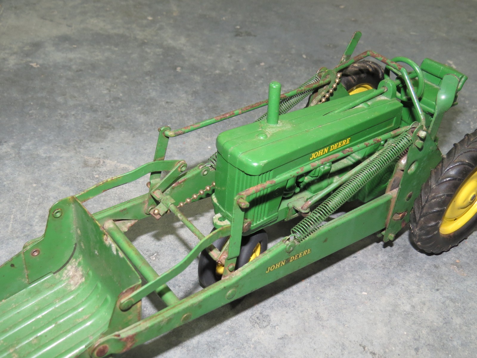 Vintage John Deere 60 Tractor with Mounted Loader restored original loader 1:16