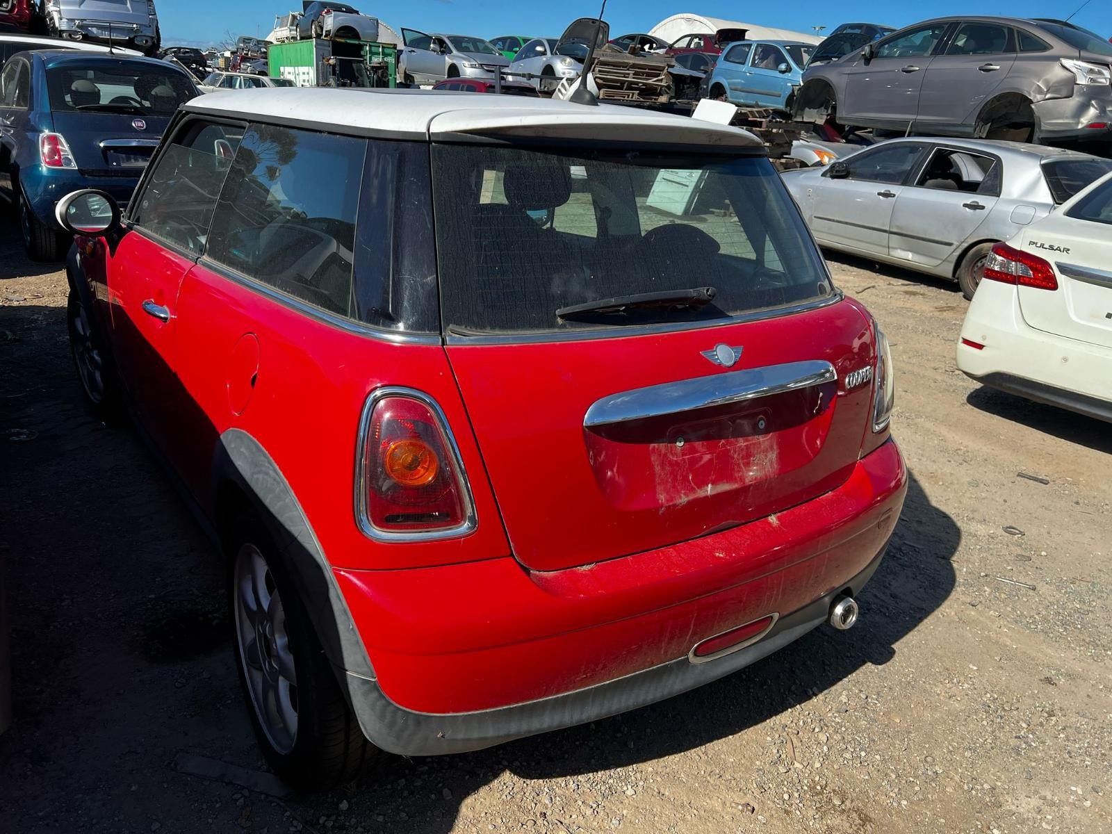 2007 Mini Cooper RIGHT DOOR MIRROR R55/R56/R57 MANUAL FOLD COLOUR CODED COVER 03/0 image 9