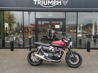 TRIUMPH SPEED TWIN 1200