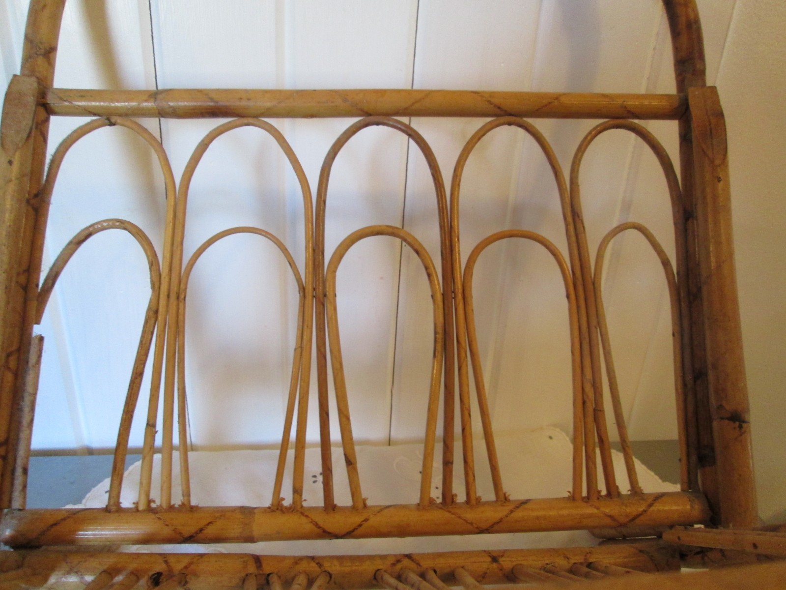 Vintage Folding Bamboo Book Stand Shelf Magazine Rack Newspapers 15 1/2