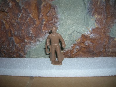 MARX 1950 COWBOY W/ ROPE  60MM MX264 TOY SOLDIER PLAYSET RANCH BROWN