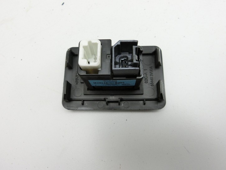 Nissan Note E12 13-17 1,5 66KW Adapter USB Aux Nissan Note E12 13-17 25.02.2016 684403VU0A gebraucht Bild 4