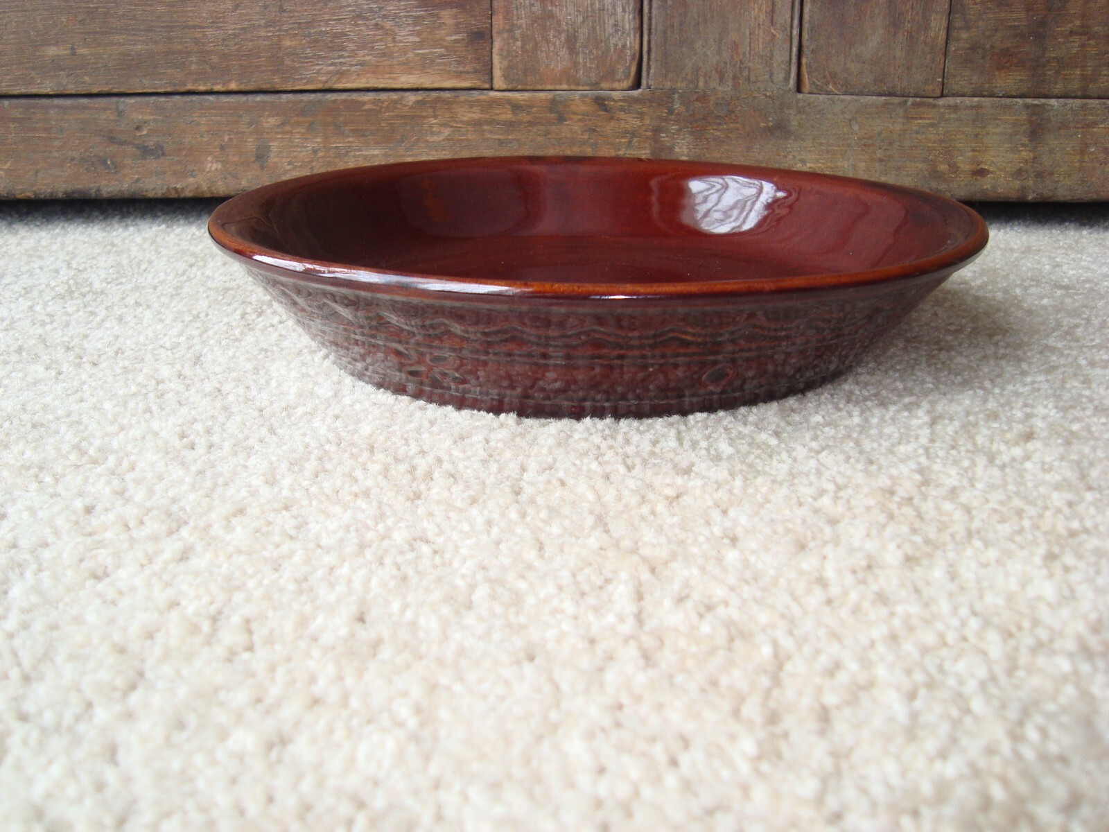 MARCREST STONEWARE BROWN DAISY DOT PIE PLATE