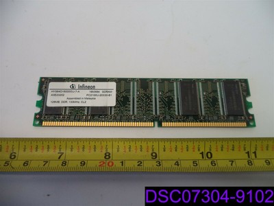 Infineon SDRAM Memory HYS64D16000GU-7-A, A3E23202, 16MX64 128MB, 133MHz