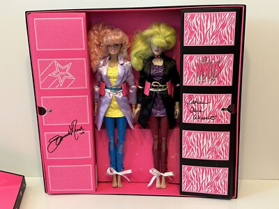 Integrity Jem and the Holograms In Stitches Pizzazz Autographed Gift Set NRFB