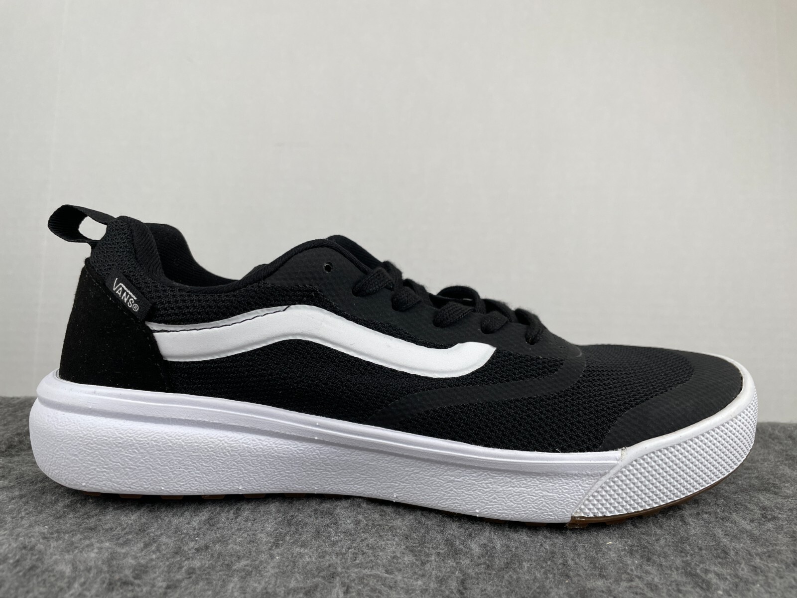 スケートボード US VANS rally suede black/white vnoa5htz VANS UltraRange Rapidweld Black/White Women's Running Skate