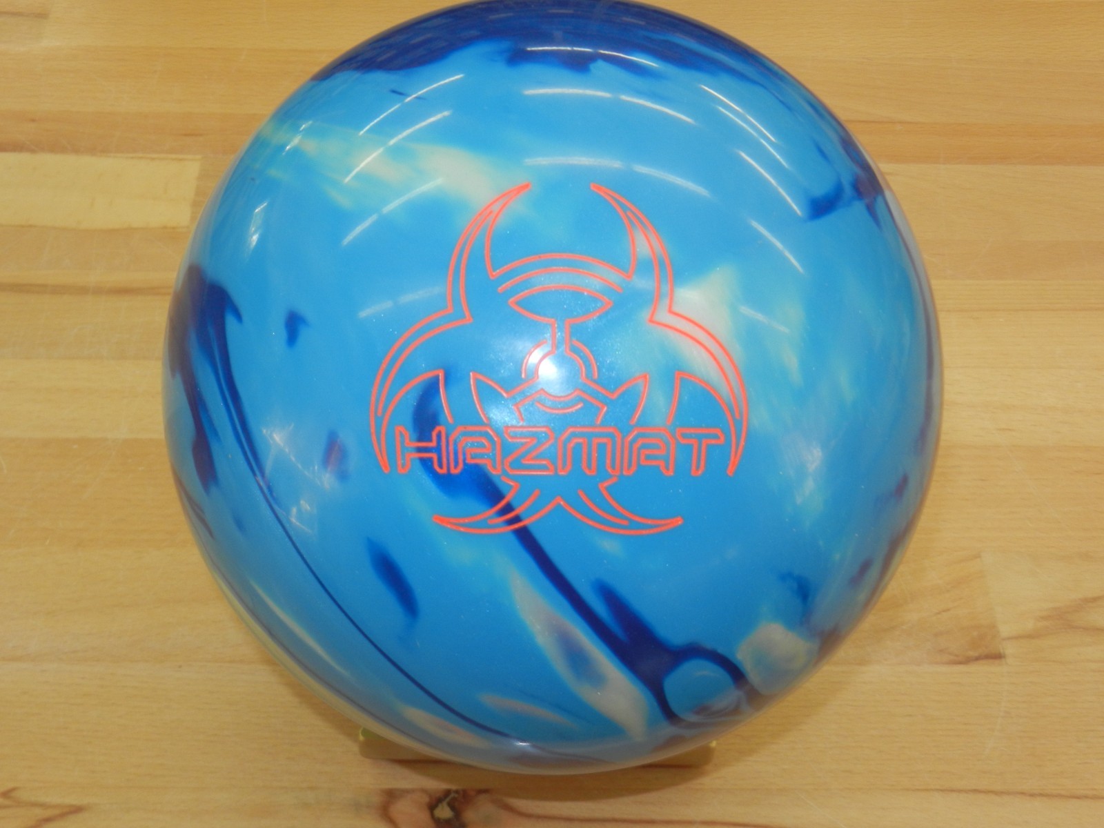 Hammer Hazmat 15ポンド3オンス NIB 15# Hammer Hazmat Pearl Bowling Ball - 15.3/2-3