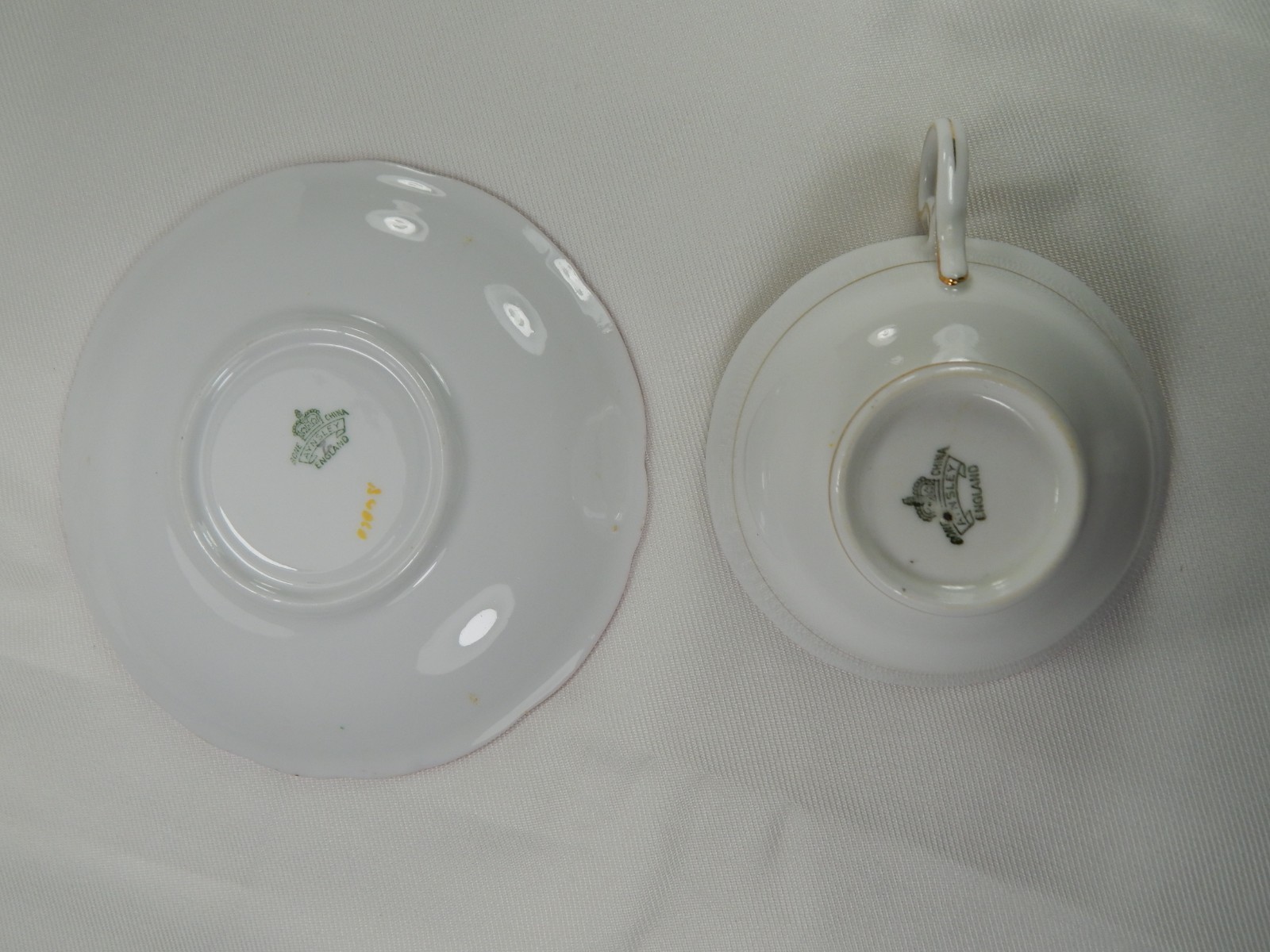 Vintage Aynsley Art Deco Tea Cup and Saucer. Scales Pattern.