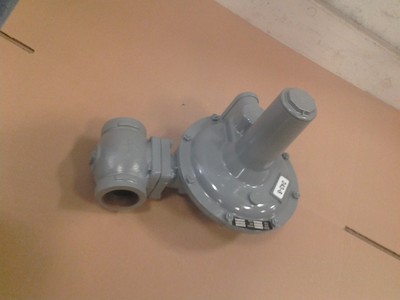 * Natural Gas Regulator, Sensus 243-8-2, 1-1/2