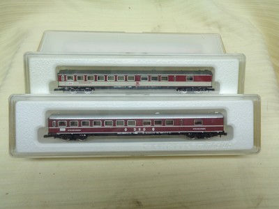 2 Marklin Miniclub Z Scale Passenger cars 8723 MINT N.O.S.