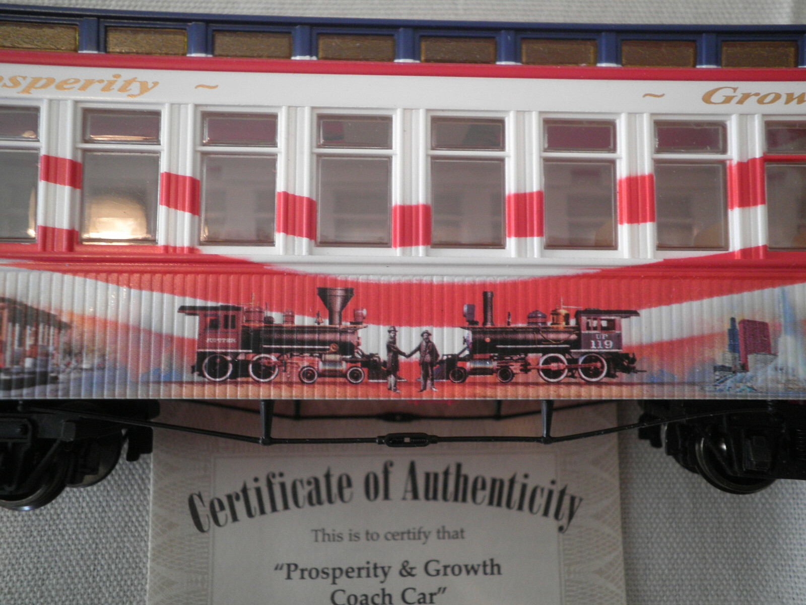 BACHMANN HAWTHORNE VILLAGE SPIRIT OF AMERICA PROSPERITY & GROWTH COACH CAR W/COA