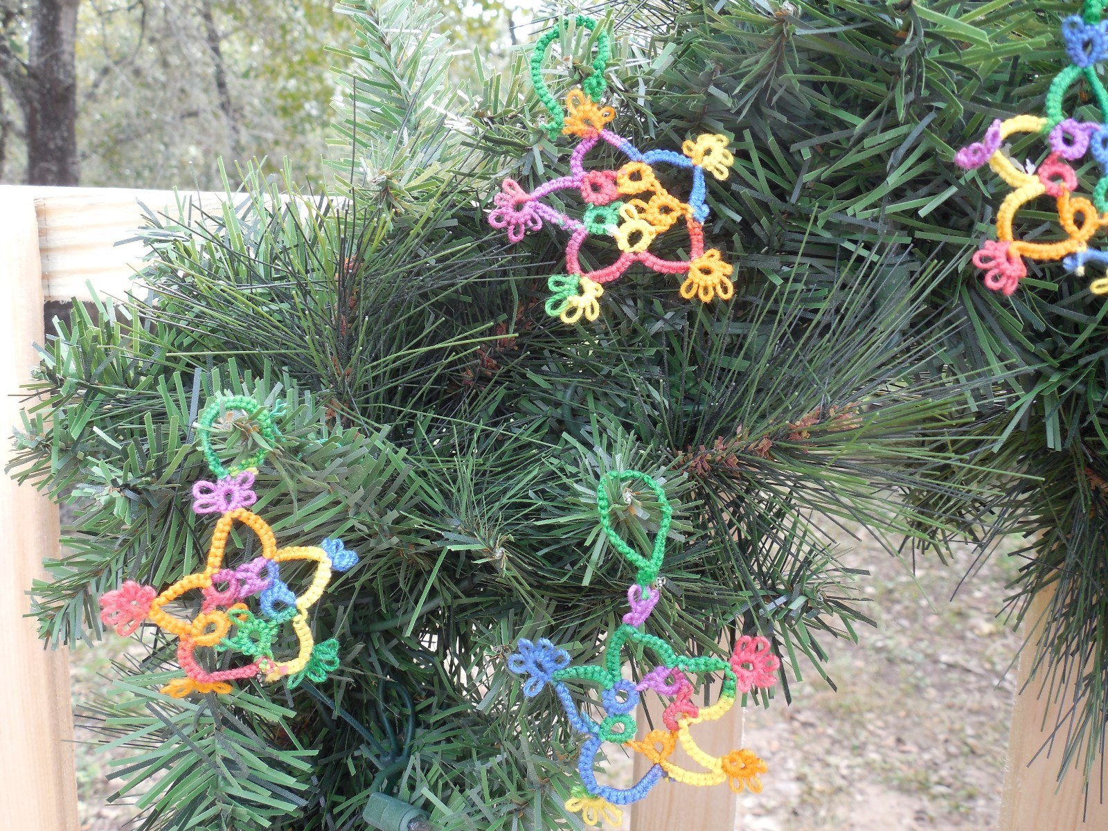 Tatting 7 Festive Stars NEW Tatted  Crazy Quilts Scrapbooks Cards Applique