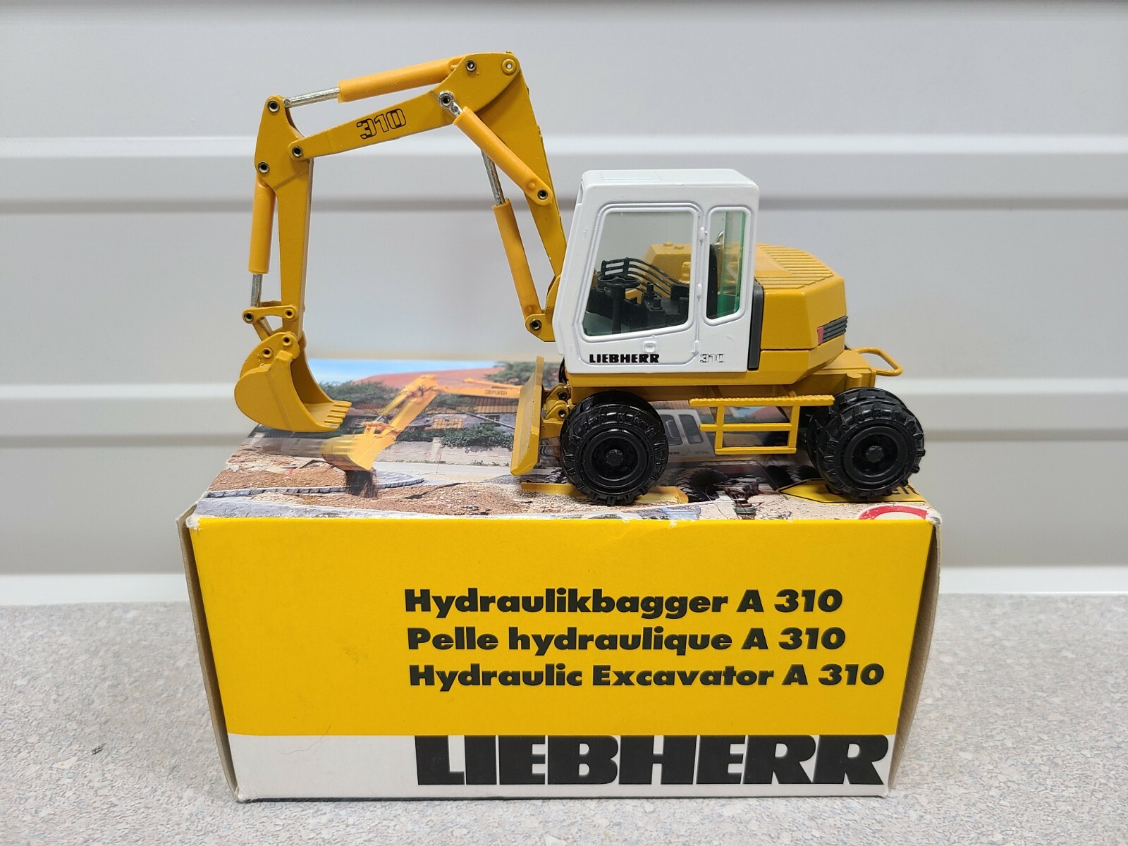 Liebherr ミニカー コンテナ付き 1/50 Liebherr L507 Wheel Loader - Conrad 1:50 Scale Diecast Model